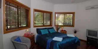 Hibiscus Lodge Bed & Breakfast