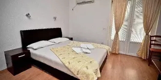 Apartments Čenić