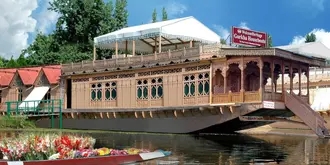 WelcomHeritage Gurkha Houseboats