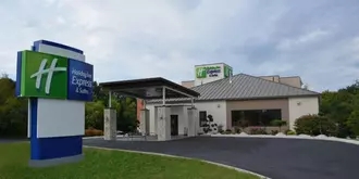 Holiday Inn Express and Suites Waterville North