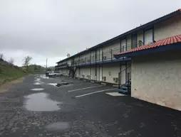 Golden Hills Motel