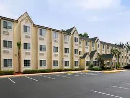 Hometown Inn & Suites Jacksonville Butler Blvd./Southpoint