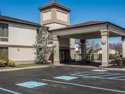 Quality Inn and Suites NJ State Capital Area