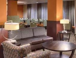 Holiday Inn Express and Suites Lenexa Overland Park Area