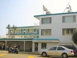 Royal Court Motel