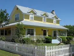 Yellow House Bed and Breakfast