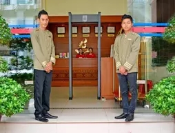 Gold Yadanar Hotel