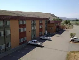 Okanogan Inn & Suites