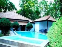 Jayasinghe Holiday Resort