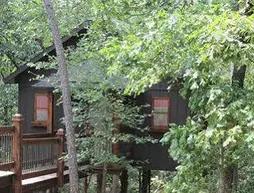 Eureka Springs Treehouses, Hobbit Caves & Castles