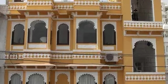 Hotel Mandiram Palace