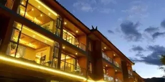 Lijiang Tricolor Cloud River Resort Hotel