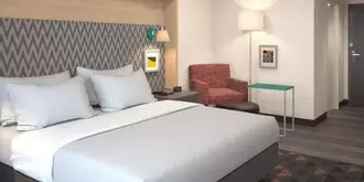Holiday Inn and 38 Suites Farmington Hills
