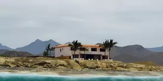 Cerritos Beach Inn