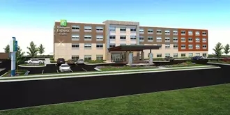 Holiday Inn Express and 38 Suites North Brunswick