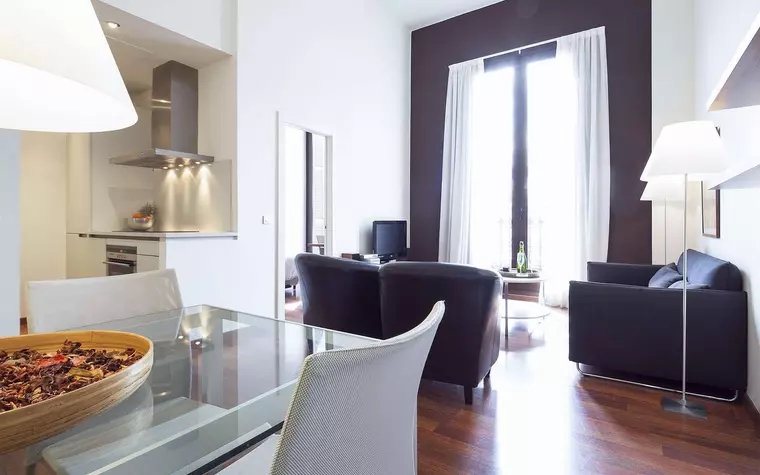 Inside Barcelona Apartments Mercat