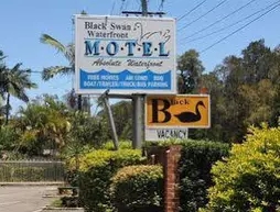 Black Swan Waterfront Motel