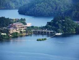 Warm Island Lake Resort Hangzhou