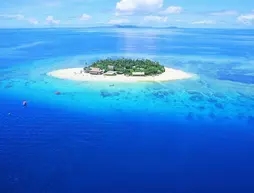 Beachcomber Island Resort