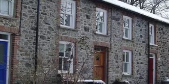 Bronfelin and Troed y Rhiw Holiday Cottages