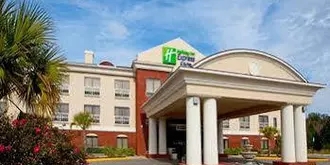 HOLIDAY INN EXPRESS & SUITES Q