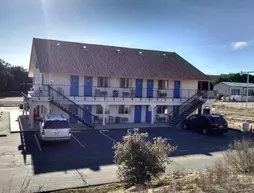 Backcountry Inn Motel