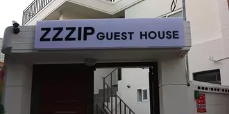 Zzzip Guest House