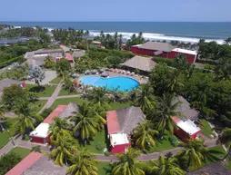 Las Hojas Resort & Beach Club