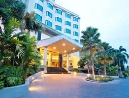 The Grand Riverside Hotel