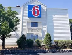Motel 6 St. Louis Maryland Heights