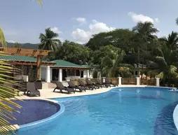 Paraiso Rainforest and Beach Hotel