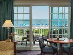 La Mer Beachfront Inn