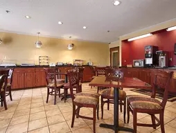 Baymont Inn and Suites Delaware