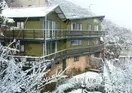 Kasees Apartments & Mountain Lodge