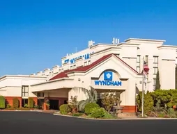 Holiday Inn Visalia Hotel & Conference Center