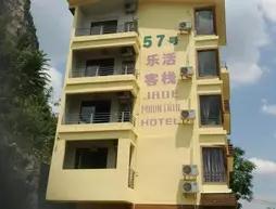 The Jade Mountain Hotel