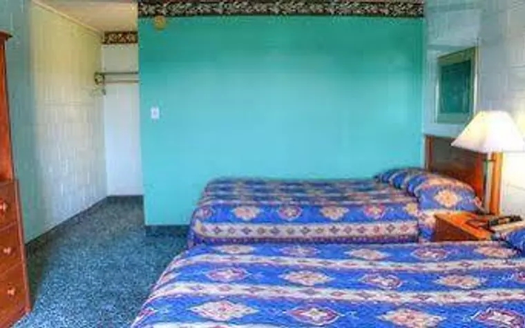 Country Host Motel