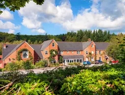 Fox & Hounds Country Hotel