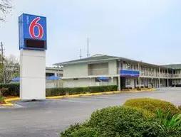Motel 6 Charleston South