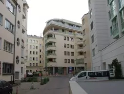 Szucha Apartment