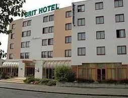 Brit Hotel Nantes La Beaujoire - L'Amandine