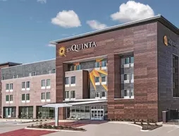 La Quinta Inn and Suites Dallas Grand Prairie North