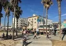 Venice Beach Suites & Hotel