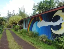Hedonisia Hawaii Eco-Hostel Community