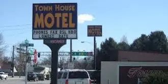 Town House Motor Inn