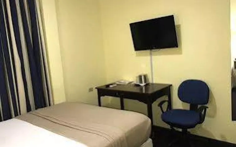 Airport Suites Hotel