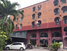 Baan Khun Mae Apartment