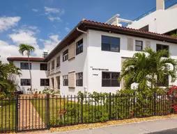Miami Whitehouse Apartments