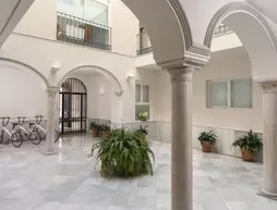 Suites Sevilla Plaza