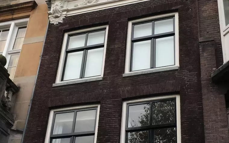 Herengracht Canal Apartment